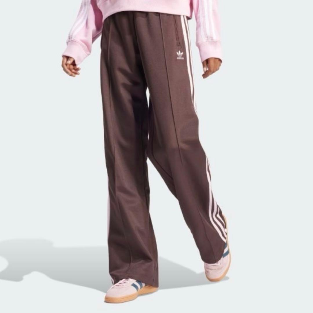 adidas レディース トラックパンツ シャドーブラウン