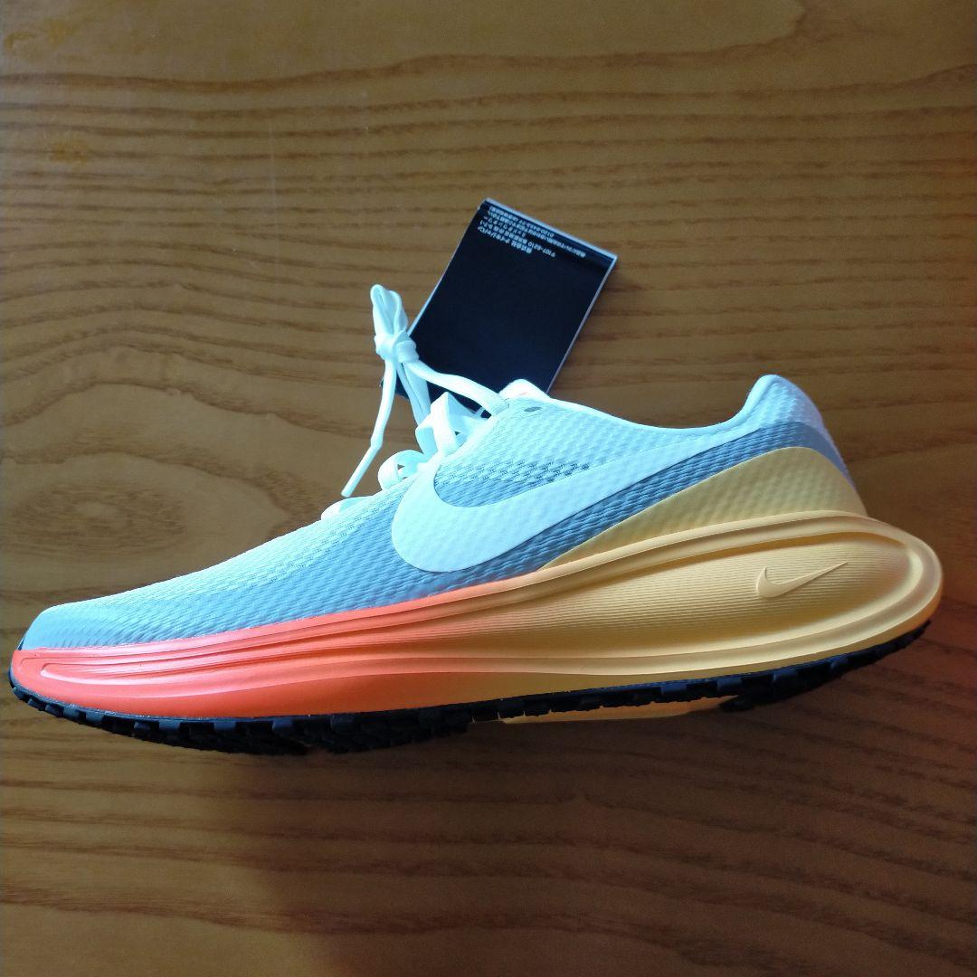 NIKE　レボリューション８　ランニングシューズ24.5cm