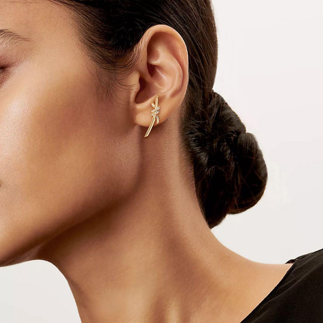 Tiffany(ティファニー) ノット　ピアス　18K イエローゴールド　片方