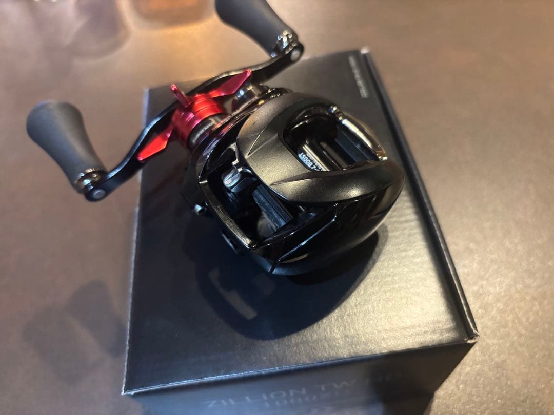 【美品】 ベイトリール 22ジリオン TW HD 1000XH (右ハンドル)