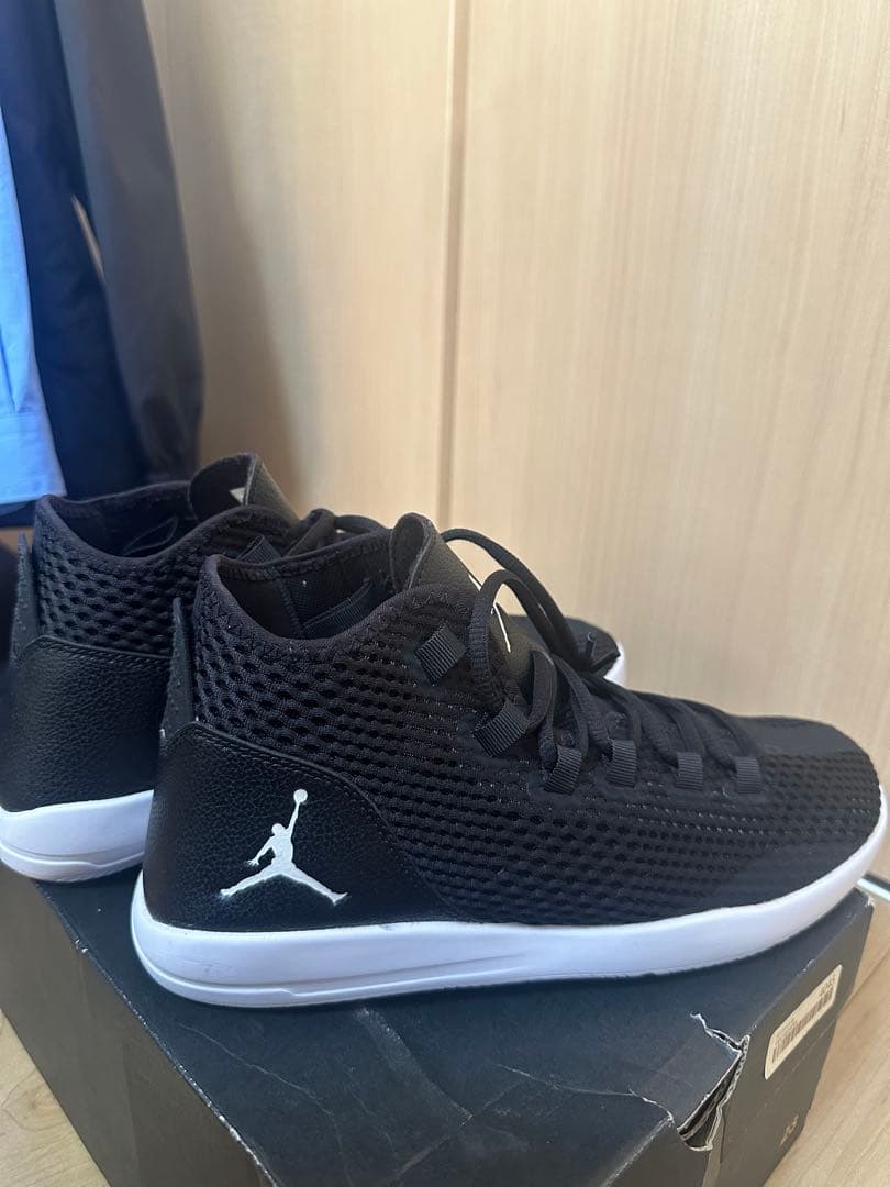 Jordan ブラック ハイカット シューズ