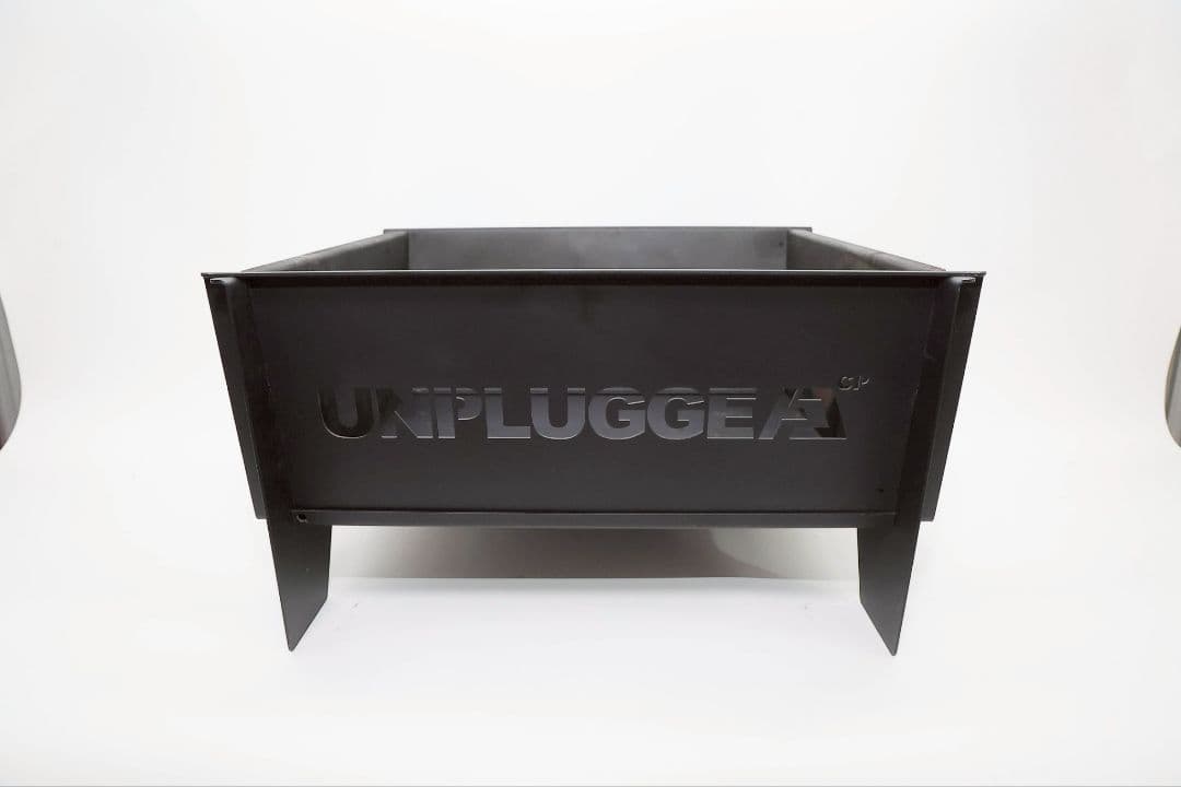 UNPLUGGED CP BEATS 焚き火台 ブラック 45×45cm