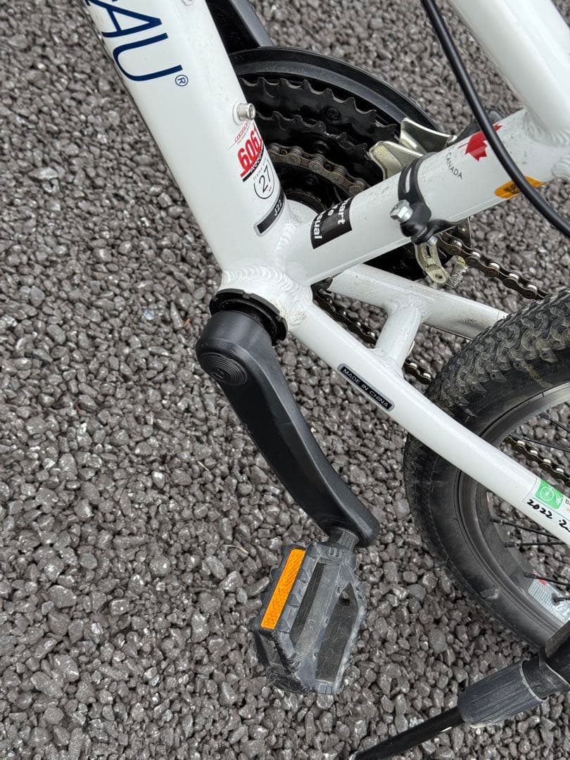 LOUIS GARNEAU j22 ホワイト 自転車 バスケット付き