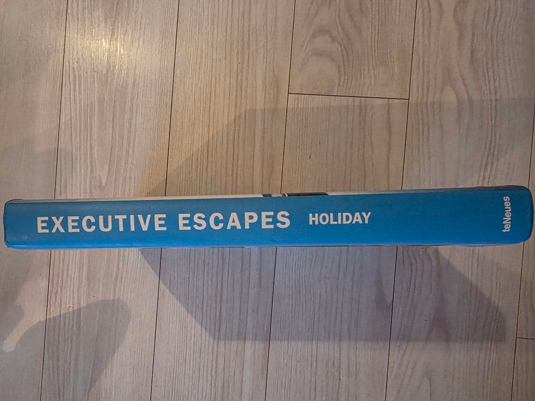 アート・デザイン・音楽 EXECUTIVE ESCAPES HOLIDAY