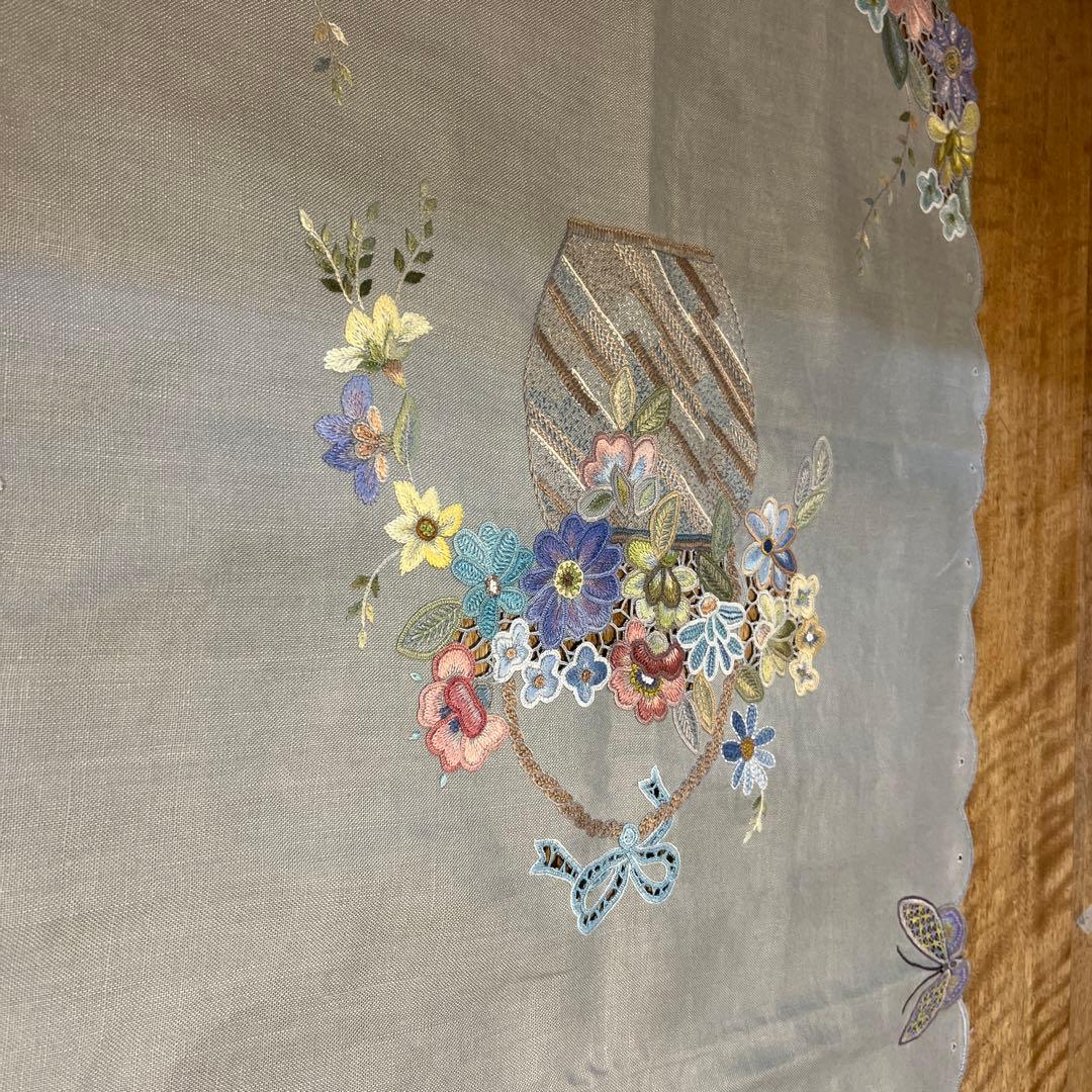戸塚刺繍作品　テーブルクロス 花かご