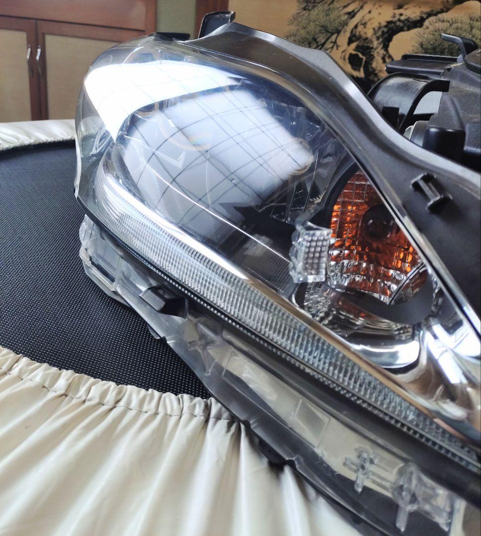 レクサスCT200h 前期中期LEDヘッドライト左右 美品