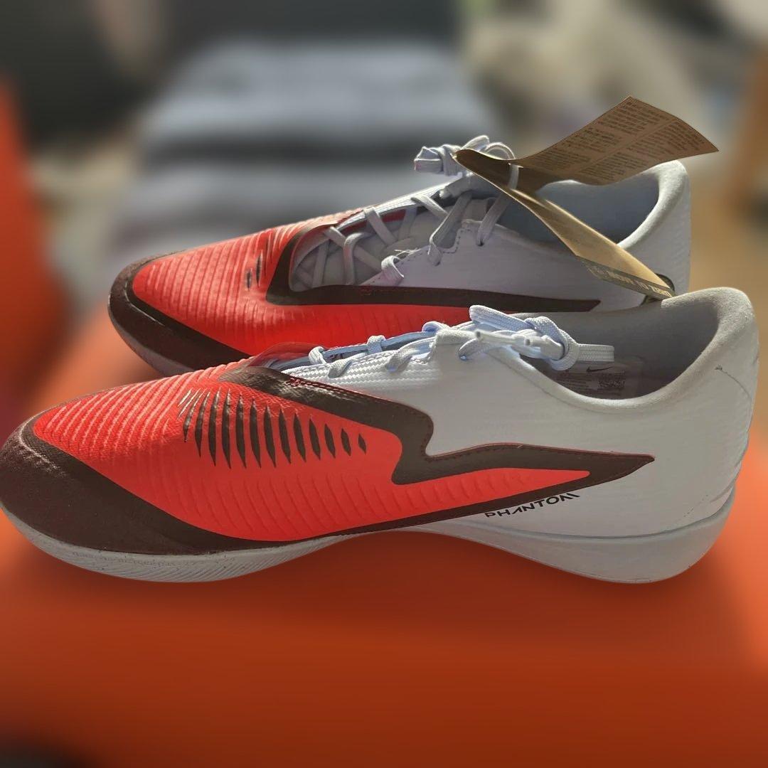 新品タグ付き　Nike ファントム6LOW ACAD IC ￼サッカーシューズ