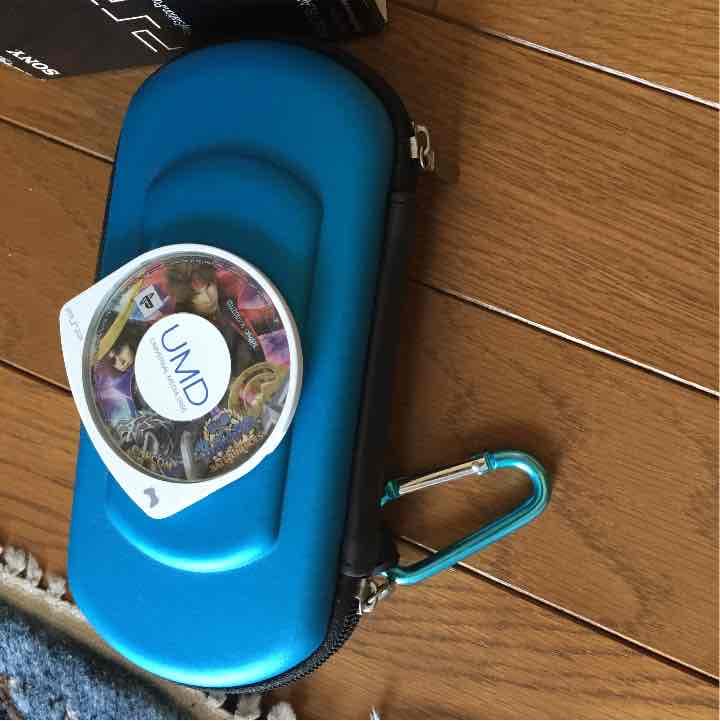 Psp バッテリー2こ　メモリー2こ