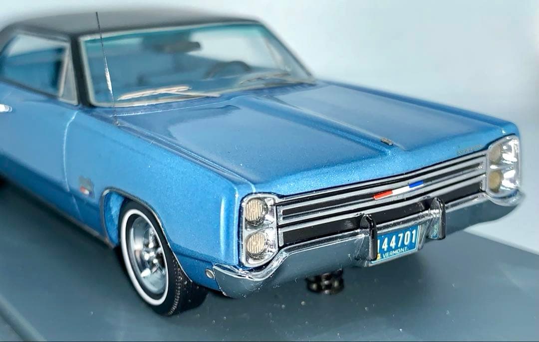ネオ プリマス スポーツ フューリー 2ドア ハードトップ 1/43 NEO
