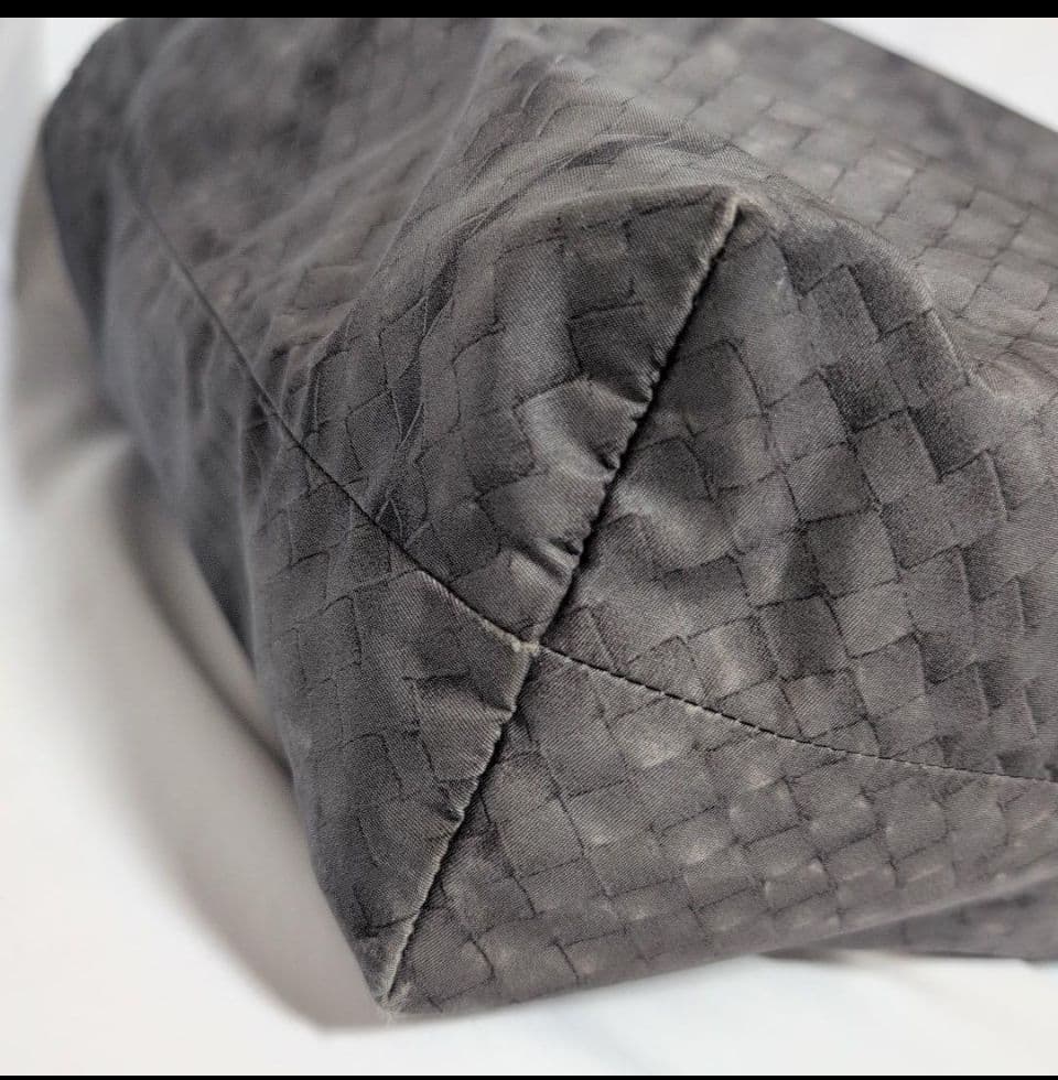 BOTTEGA VENETA イントレッチオ リュージョン トートバッグ