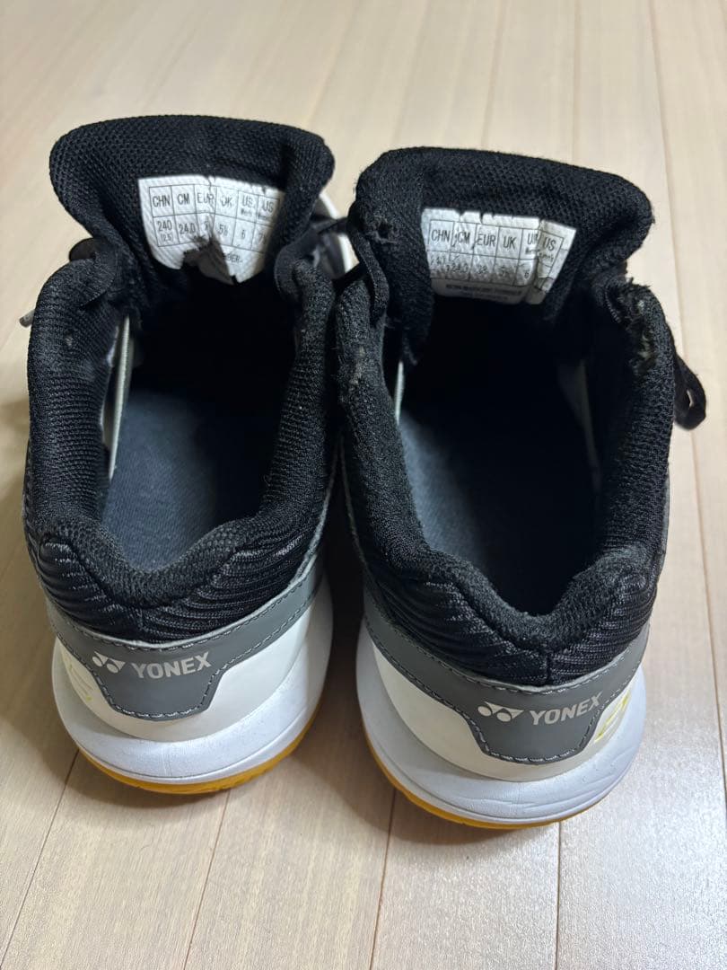 YONEX パワークッション65Z 24.0cm