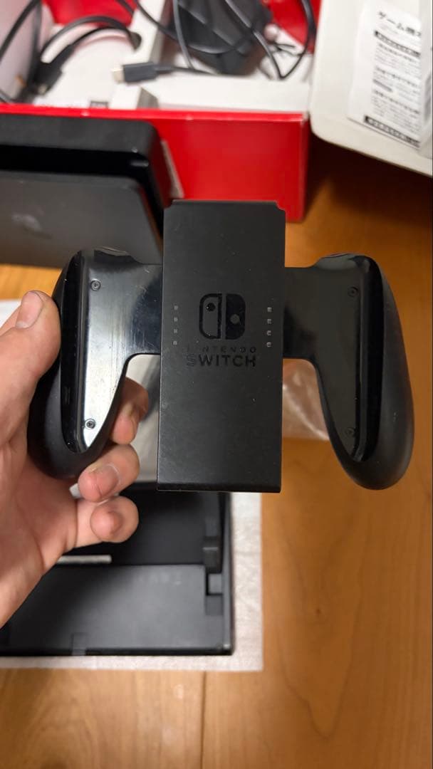 Nintendo Switch 本体 赤青ジョイコン付き