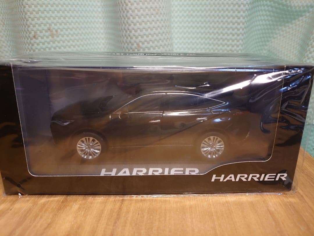 タ*ク様 【美品】【新品】ハリアー　ブラックパール　ミニカー　カラーサンプル
