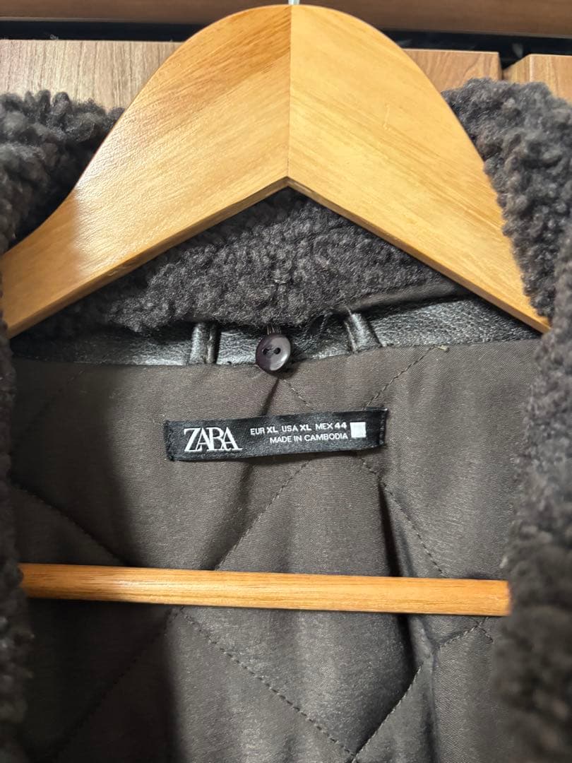 ZARA フェイクレザー　デタッチャブルネックジャケット(ブルゾン ボア襟付き)