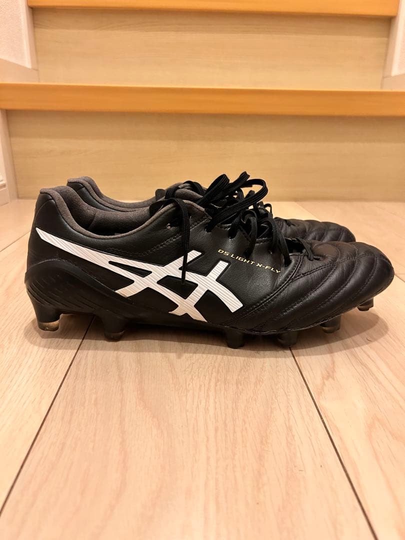 アシックス サッカースパイク　黒 かなり値下げしました。