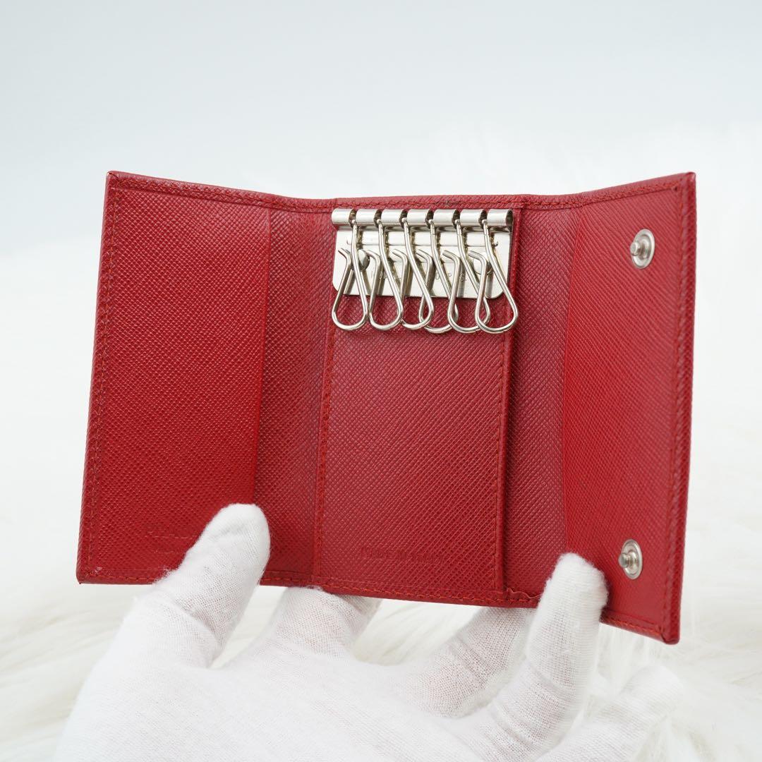 未使用品　箱付き　PRADA プラダ　キーケース　サフィアーノレザー　レッド