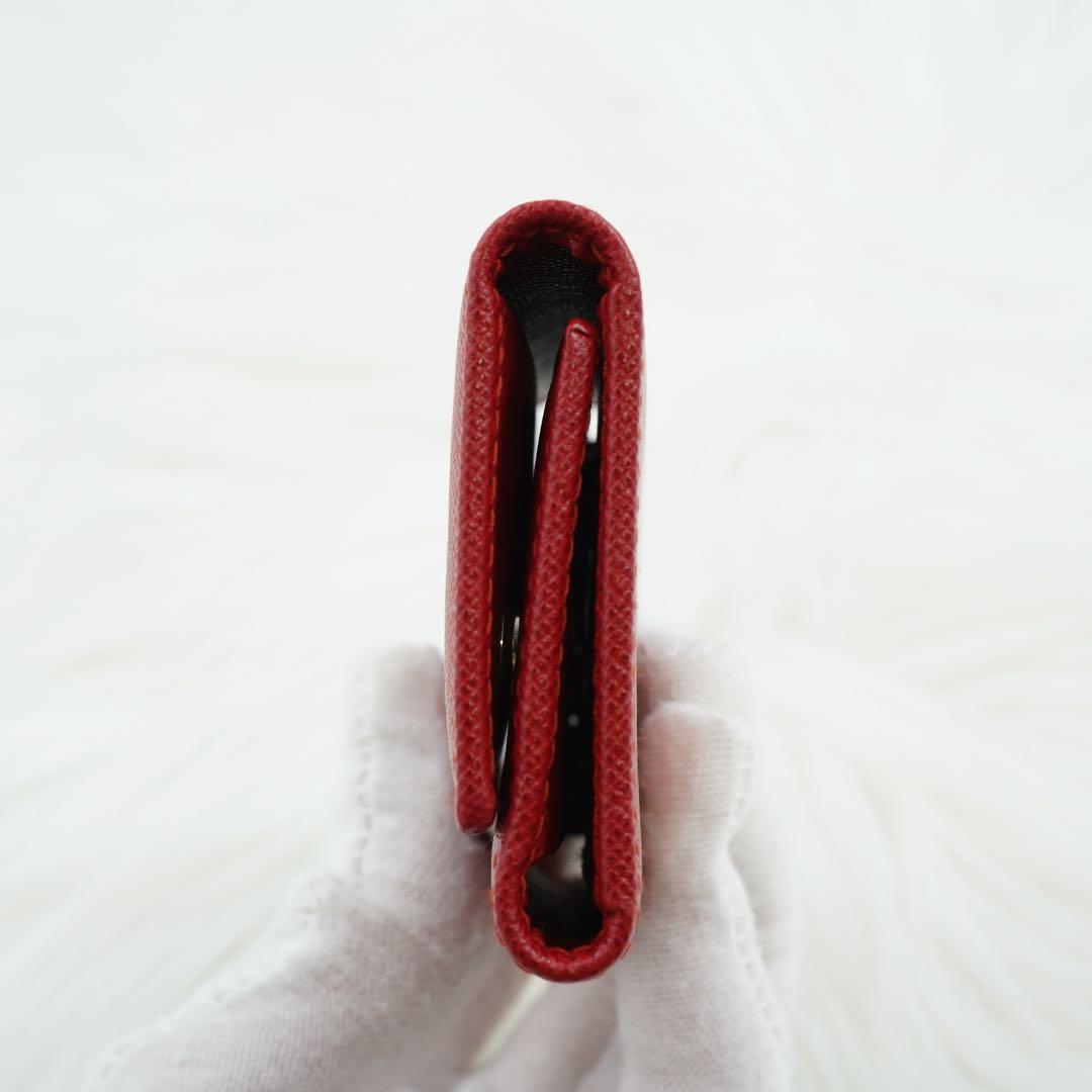 未使用品　箱付き　PRADA プラダ　キーケース　サフィアーノレザー　レッド