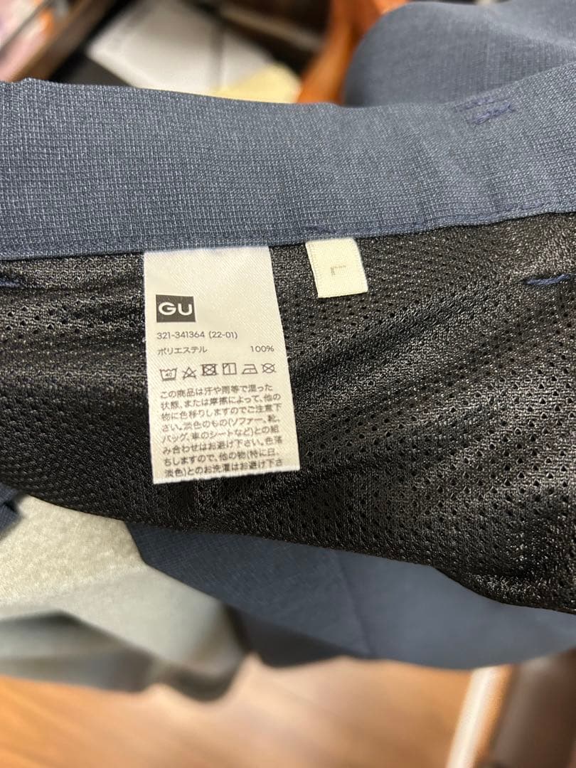 【7000円】GU2着上下スーツセット（グレーとネイビー）