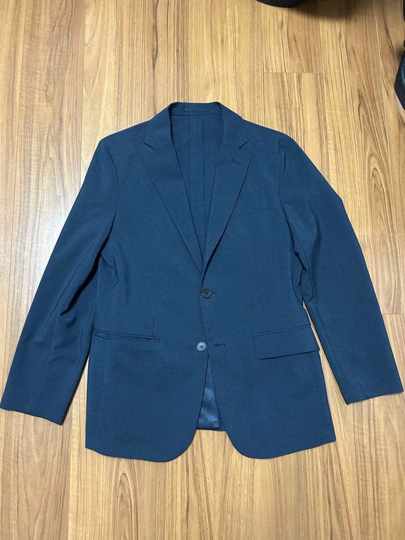 【7000円】GU2着上下スーツセット（グレーとネイビー）