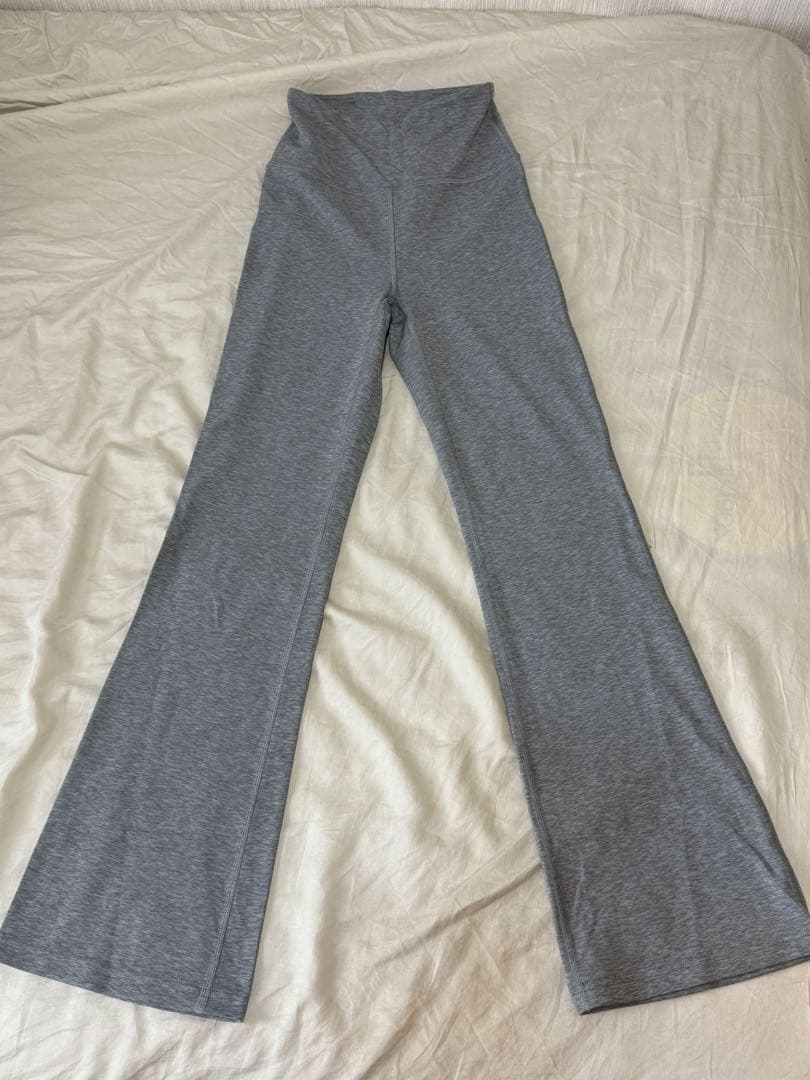 lululemon Groove フレアパンツ　XS