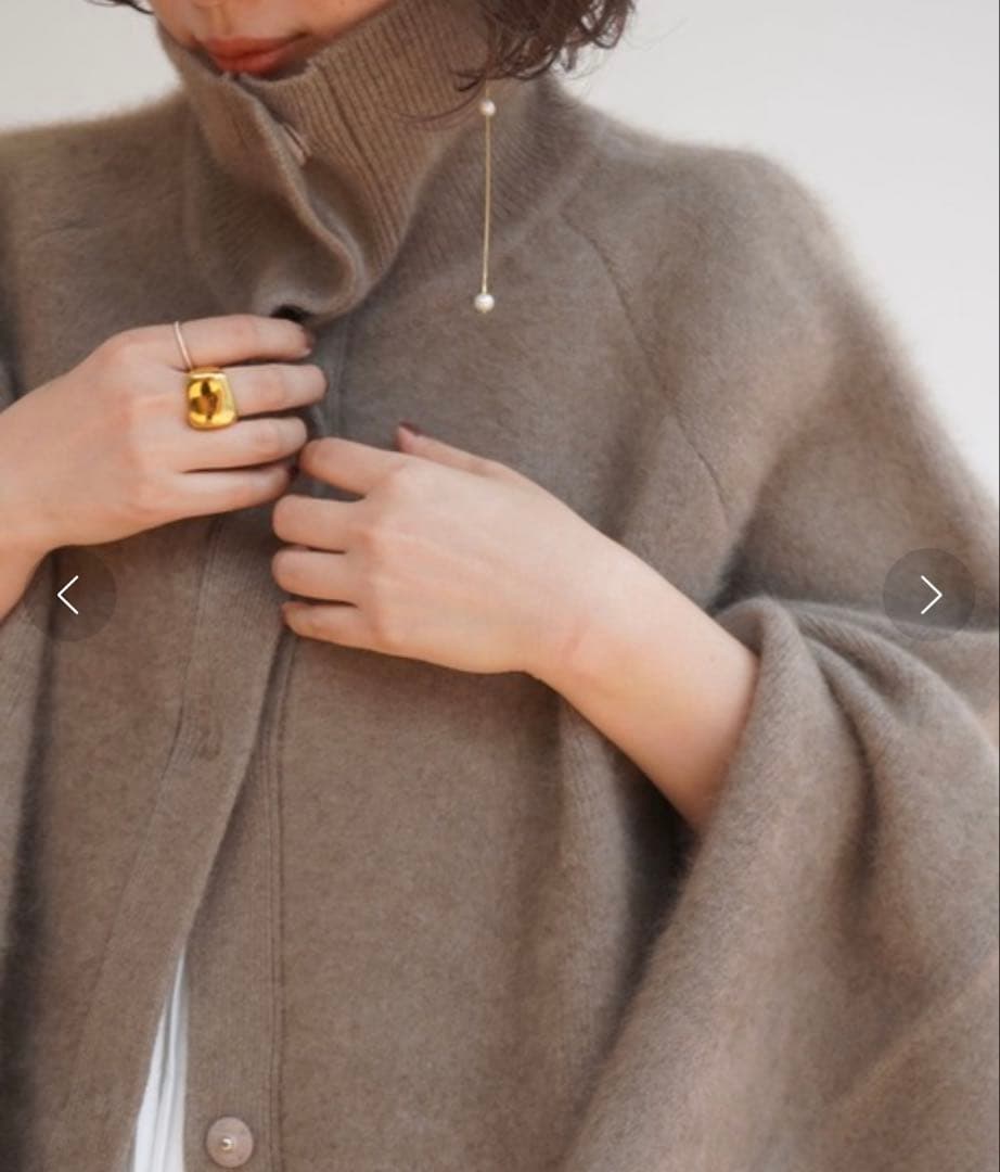 に*！様 ETRE TOKYO エトレトウキョウ　スリットスリーブニットポンチョ
