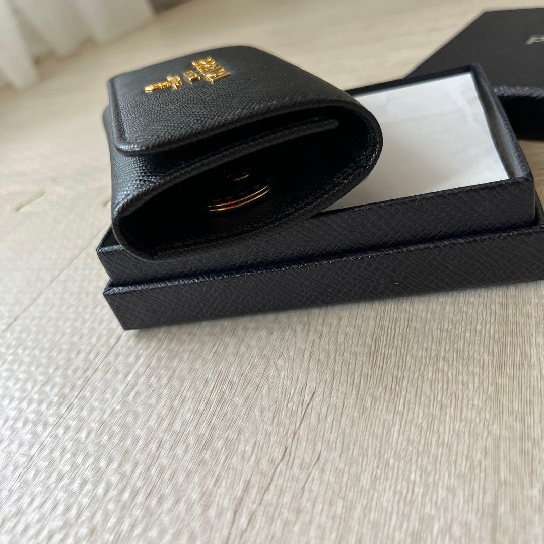 美品！プラダ PRADA キーケース ネロ サフィアーノ レザー メタル 4連