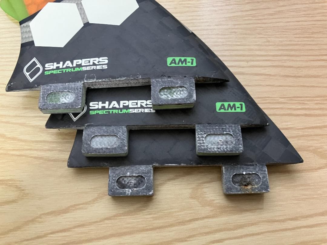 SHAPERS FINS FCS Mサイズ　AM1 Spectrum Fin