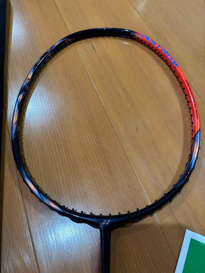 美品 YONEX アストロクス77プロ 4UG5 ヨネックス