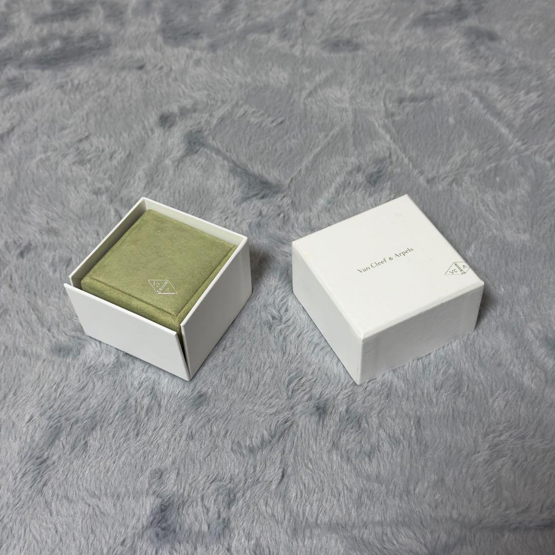 【未使用に近い】ヴァンクリーフアーペル マジックアルハンブラ　ネックレス　ケース