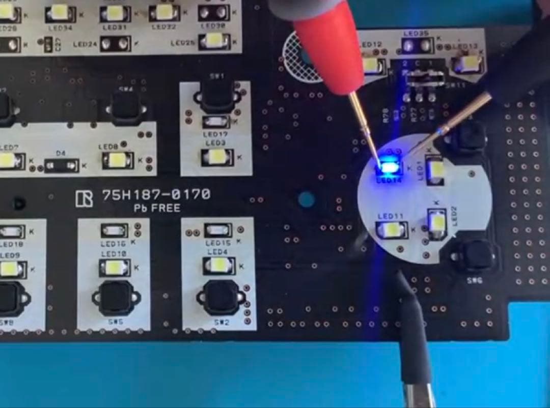 週末割【送料込】ハイエース200系　LED打ち替え済み　エアコンスイッチパネル