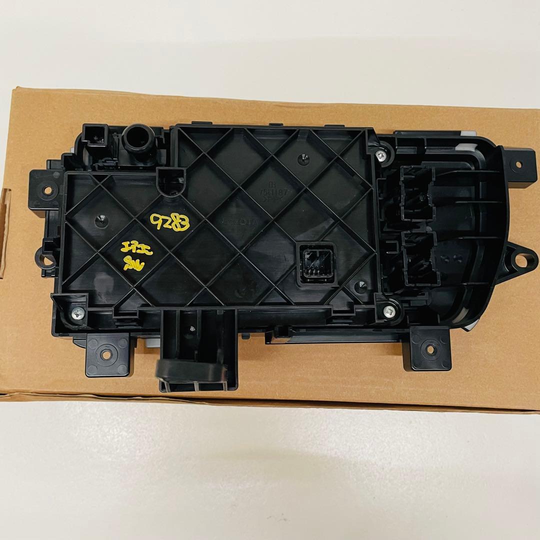 週末割【送料込】ハイエース200系　LED打ち替え済み　エアコンスイッチパネル
