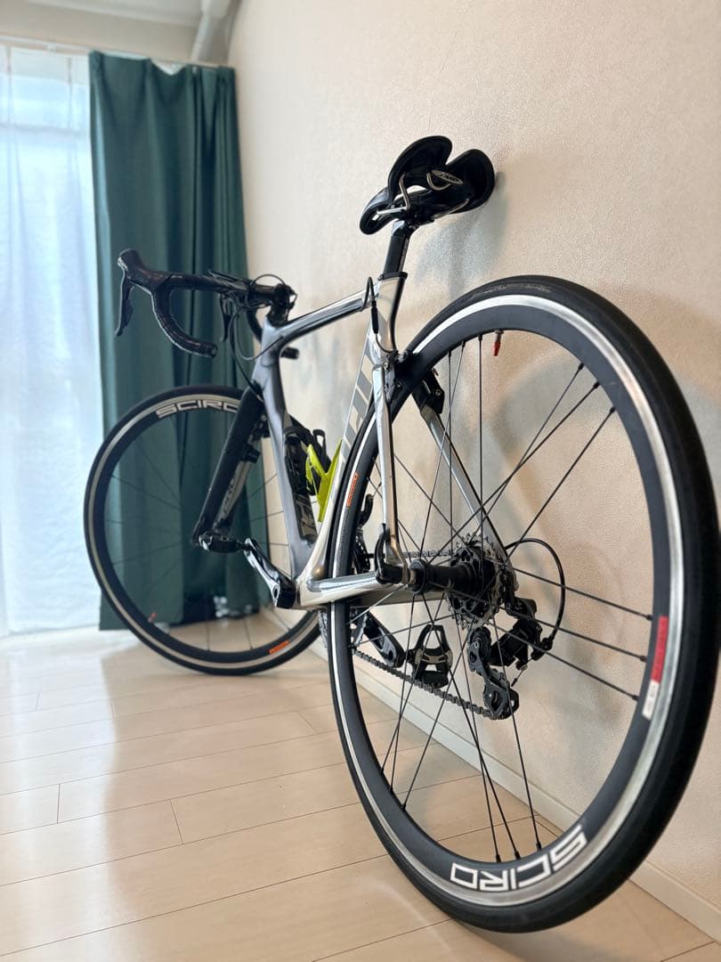 GIANT エアロカーボンロードバイク PROPEL Sカンパホイール