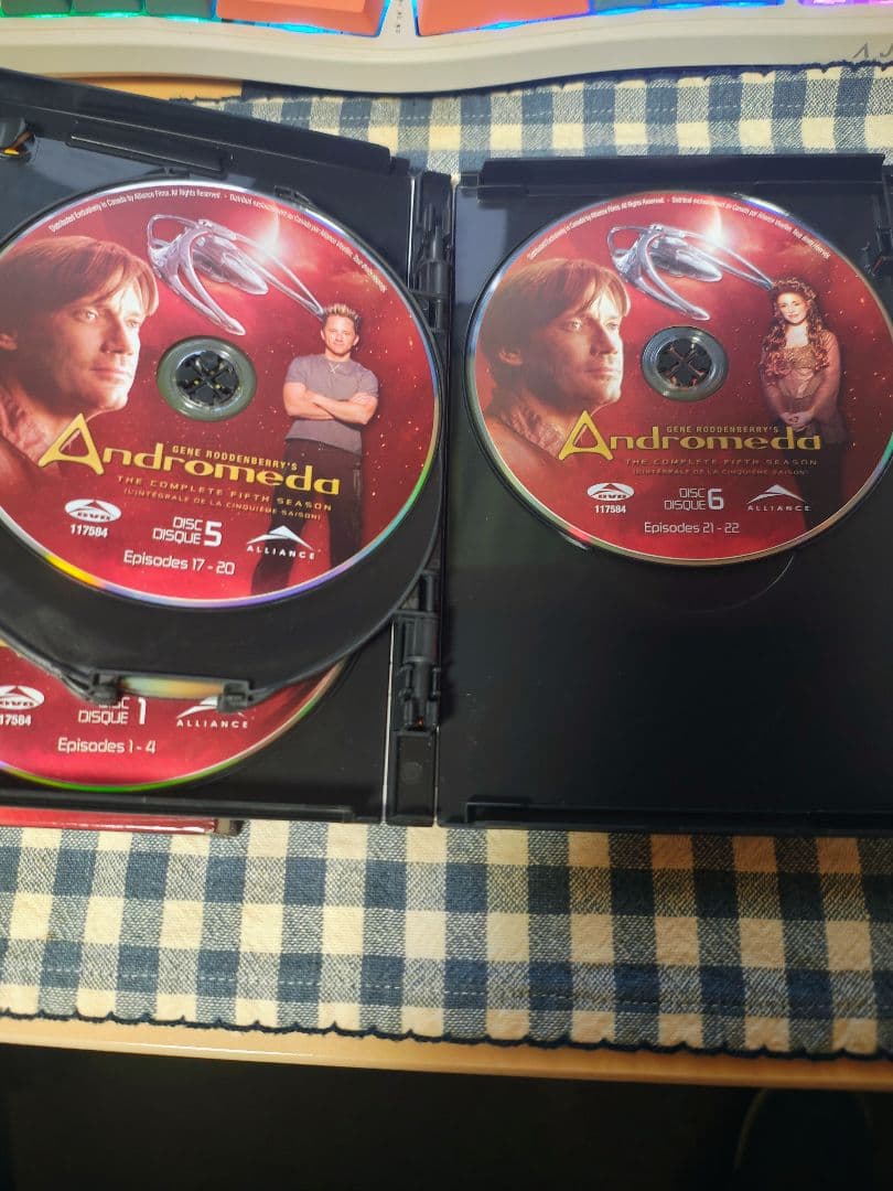 日本未発売・幻の完結編アンドロメダ シーズン5 DVDBOX＋日本語視聴ガイド付