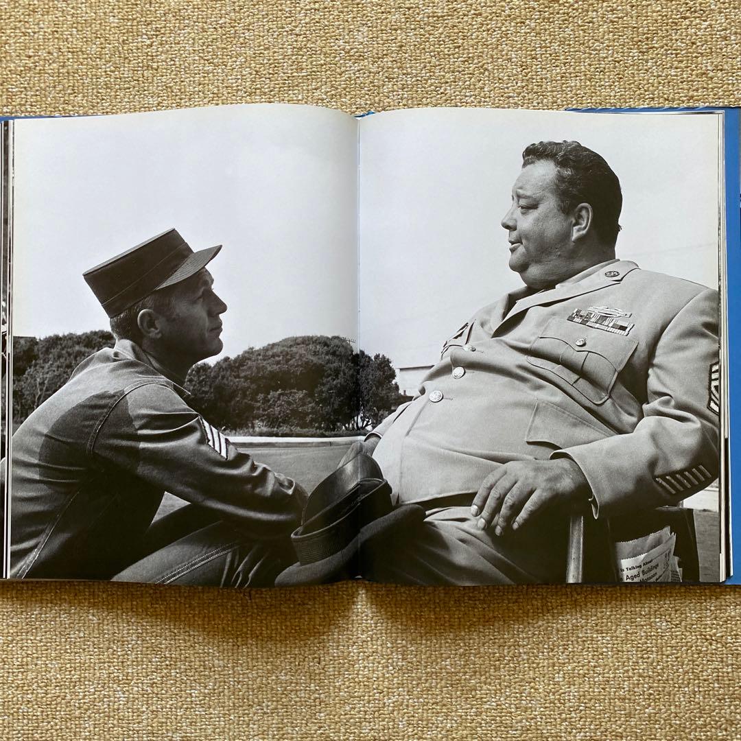 STEVE M cQUEENの生き生きとした写真集で数ページを載せました。