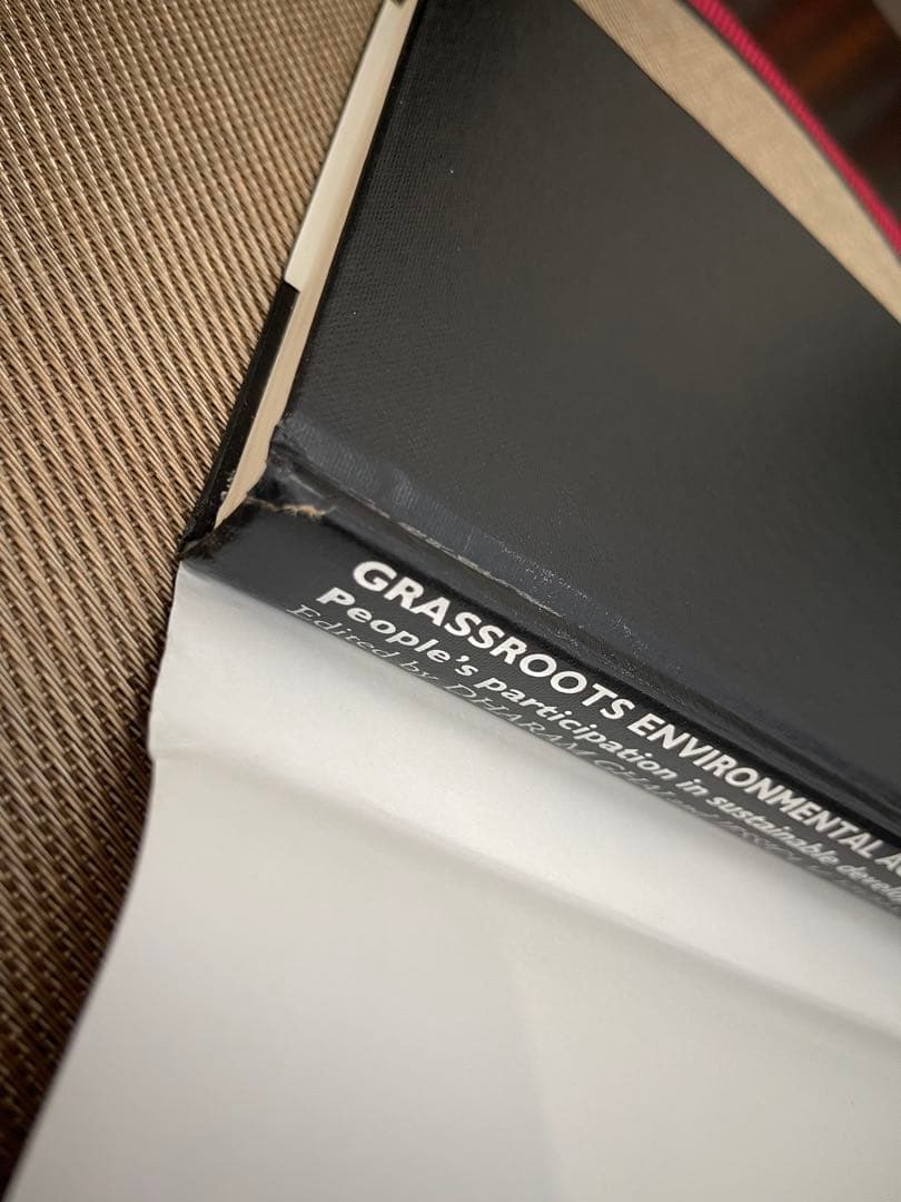 洋書 Grassroots Environmental Action