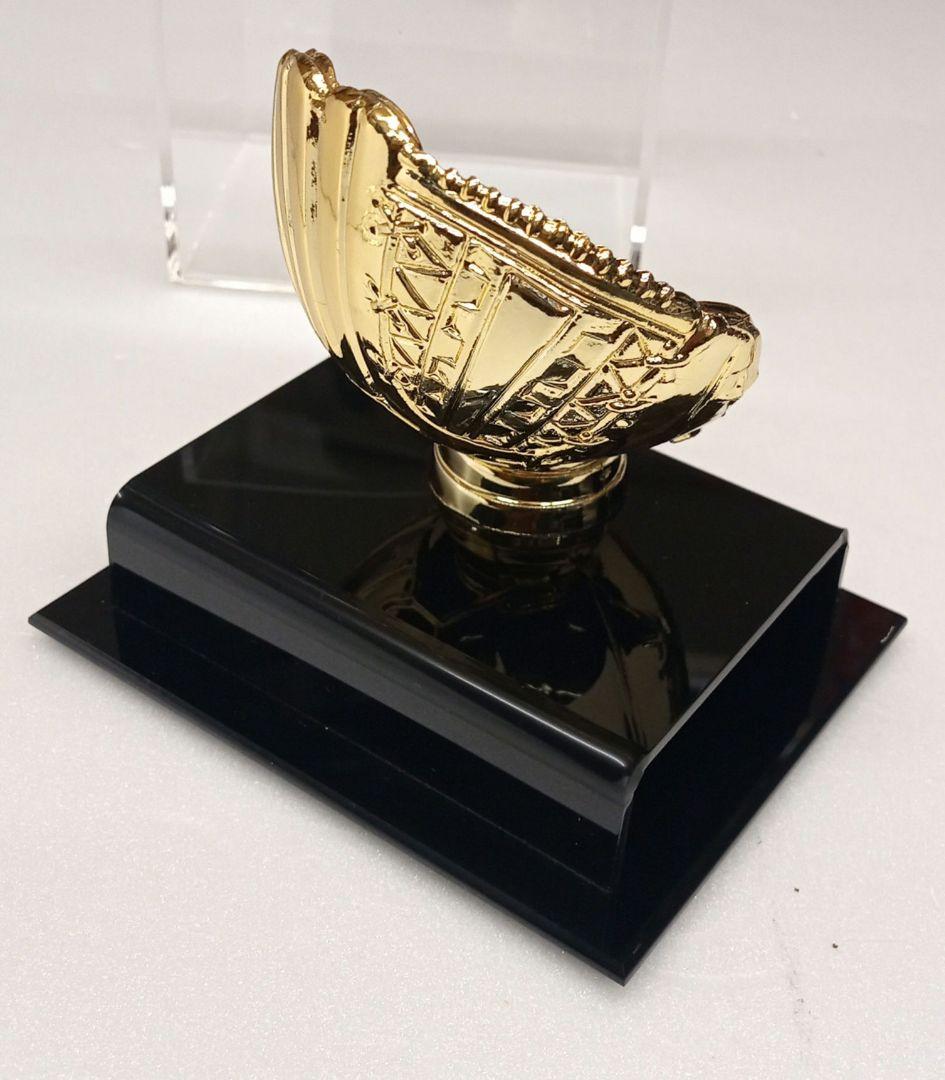 Gold Glove Baseball HolderBCW製サインボールケース