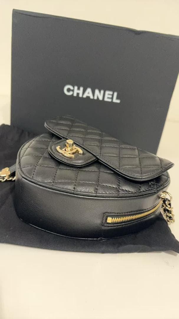 CH❤️AN∈L ハート型ショルダーバッグ ブラック