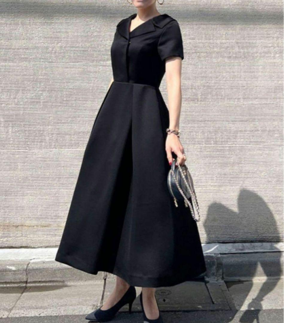 新品 オープンカラーサテンワンピース