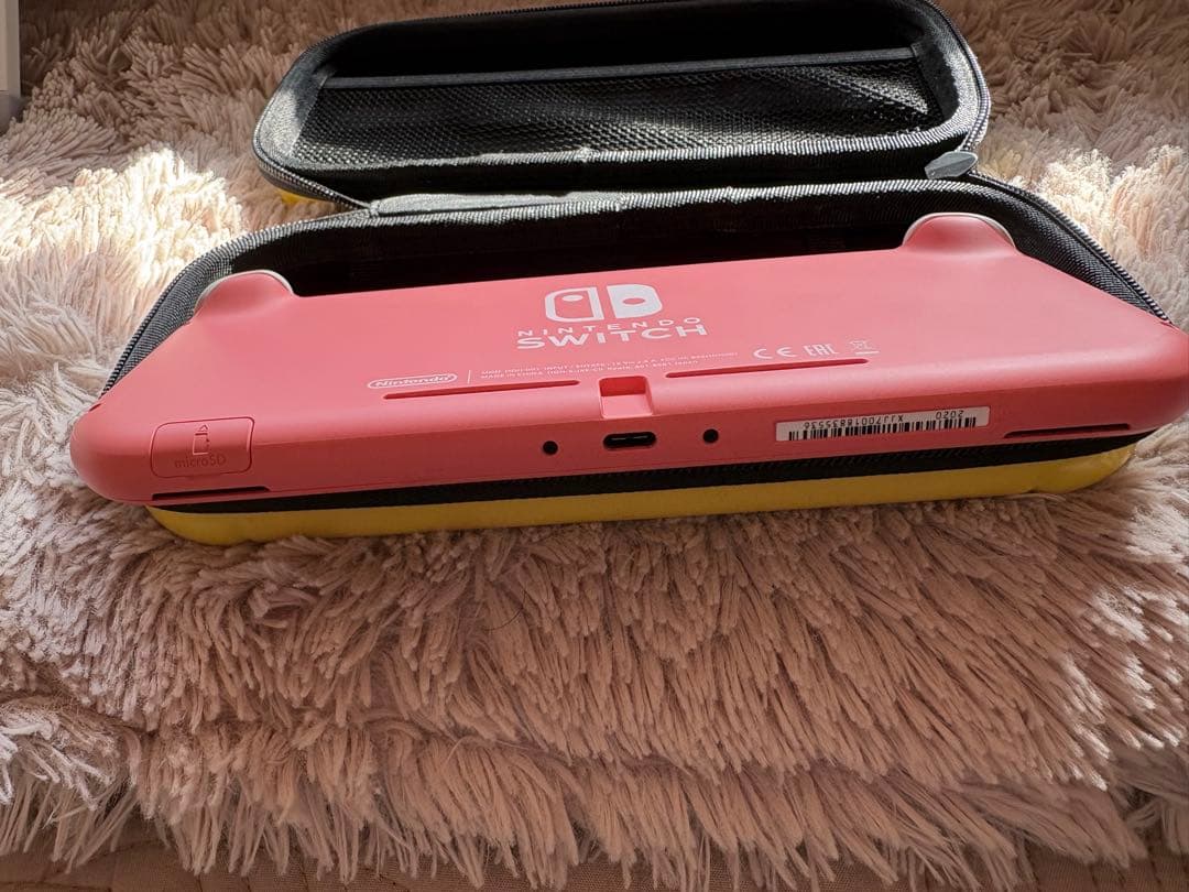 Nintendo Switch Lite ピンク本体 充電ケーブルとケース付き