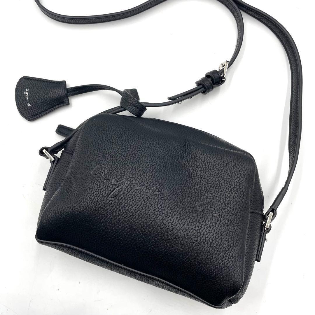 美品！アニエスベー ショルダーバッグ ロゴ型押し チャーム レザー ブラック
