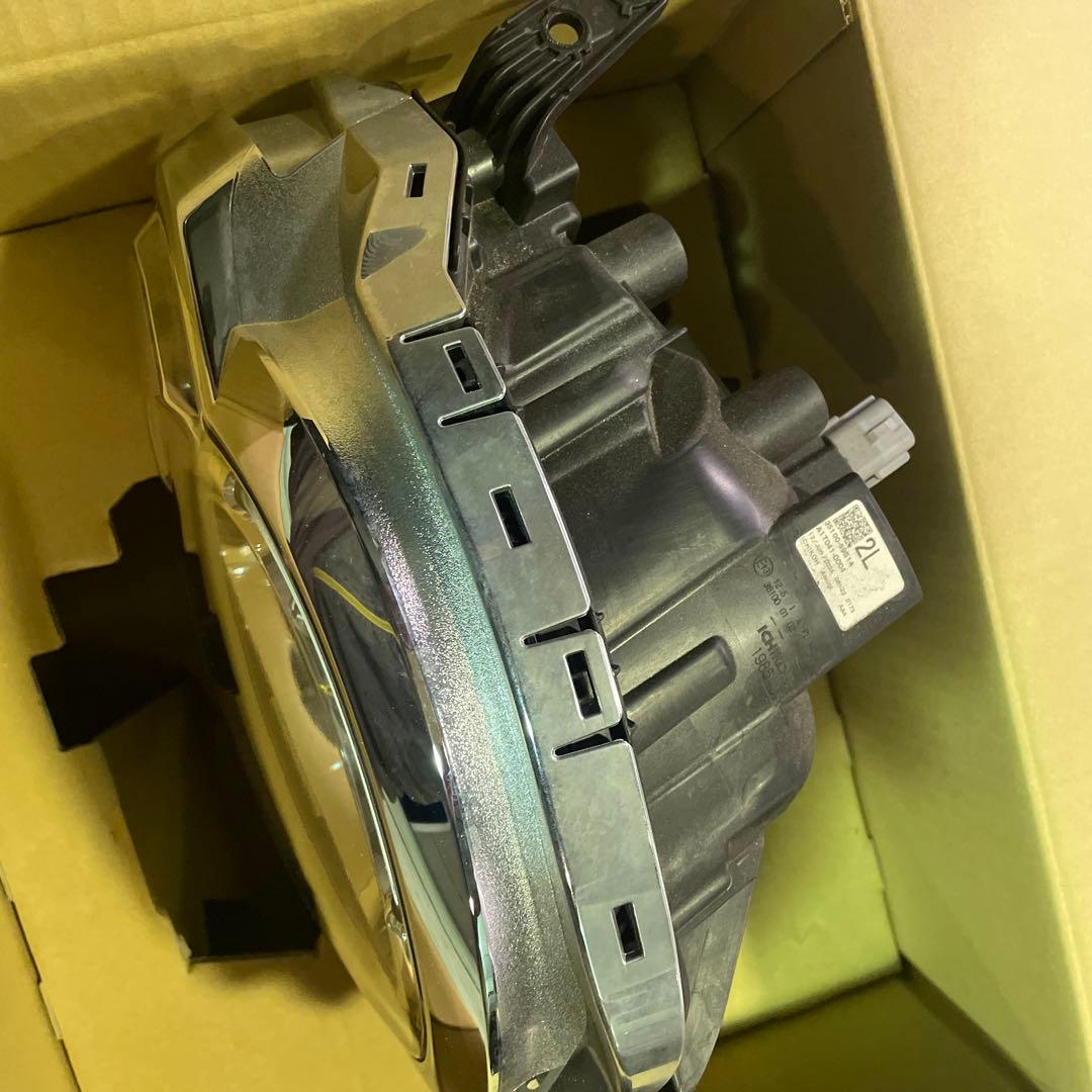 スズキ　ハスラー　ＭＲ92S系　右LED ヘッドライト　35120-59S14