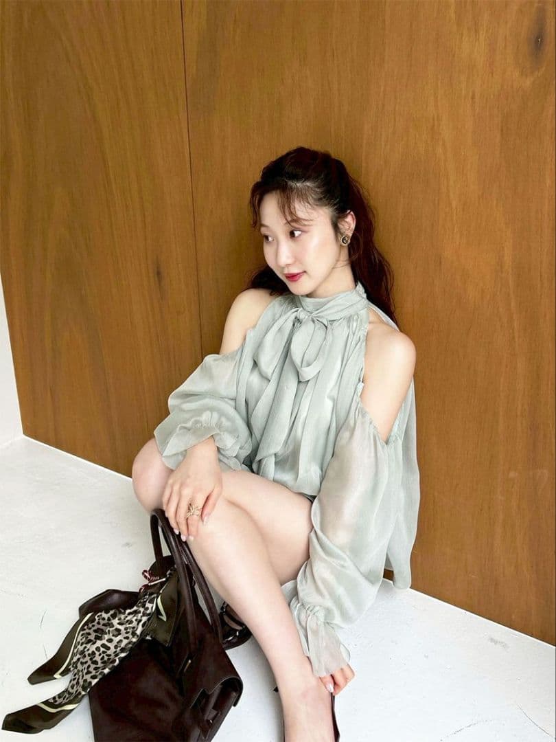 Lily brown♡【WEB限定カラー】ドレープボウタイシフォンブラウス
