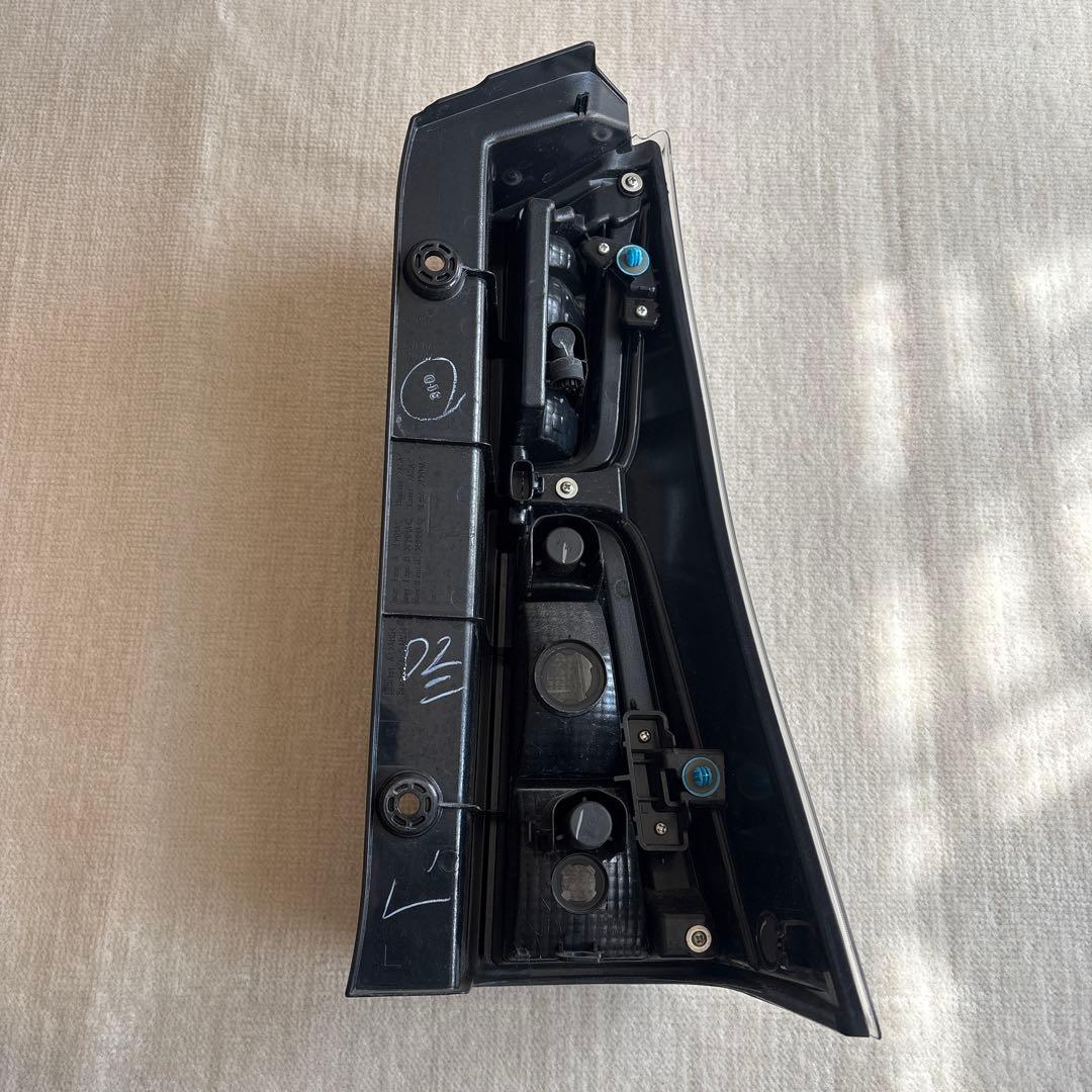 LA650S タントカスタム　テールランプ　左側　美品
