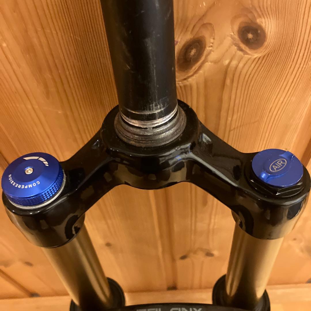 エアサスペンション 140mmトラベル