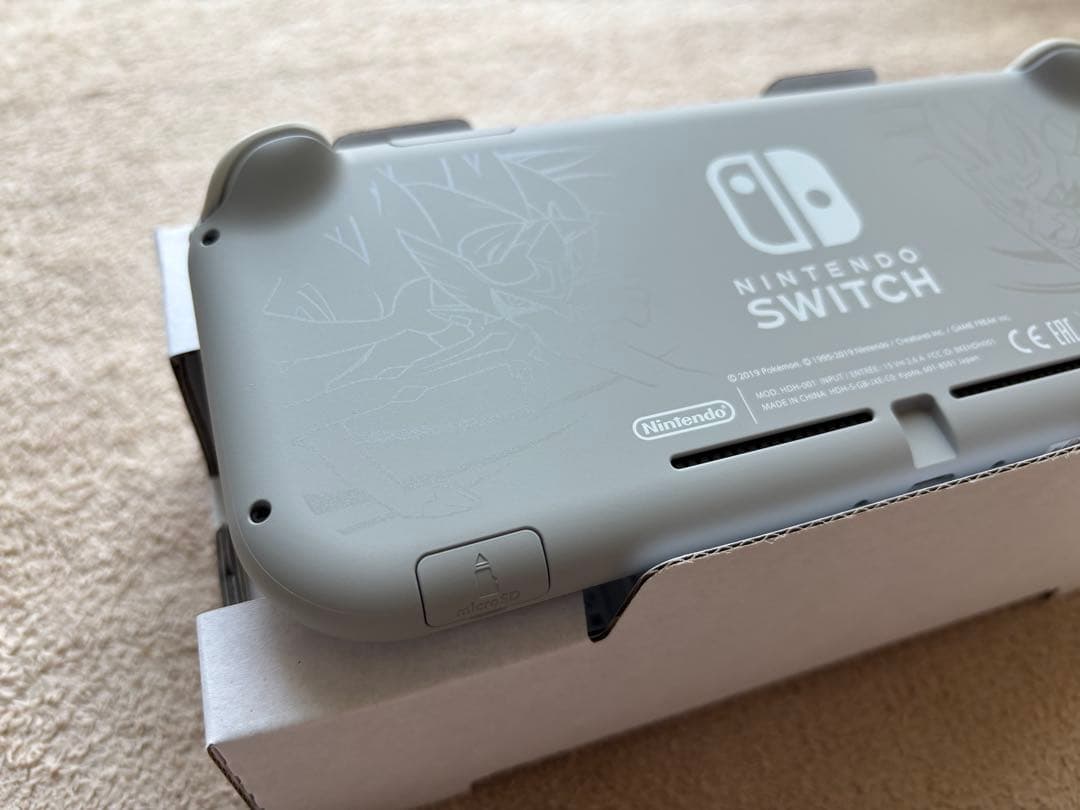 【超美品】Nintendo Switch Lite ポケモンデザイン 本体