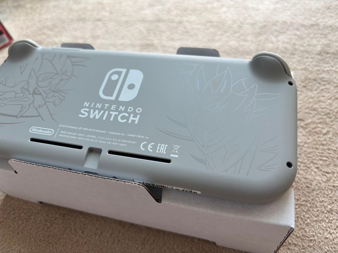【超美品】Nintendo Switch Lite ポケモンデザイン 本体