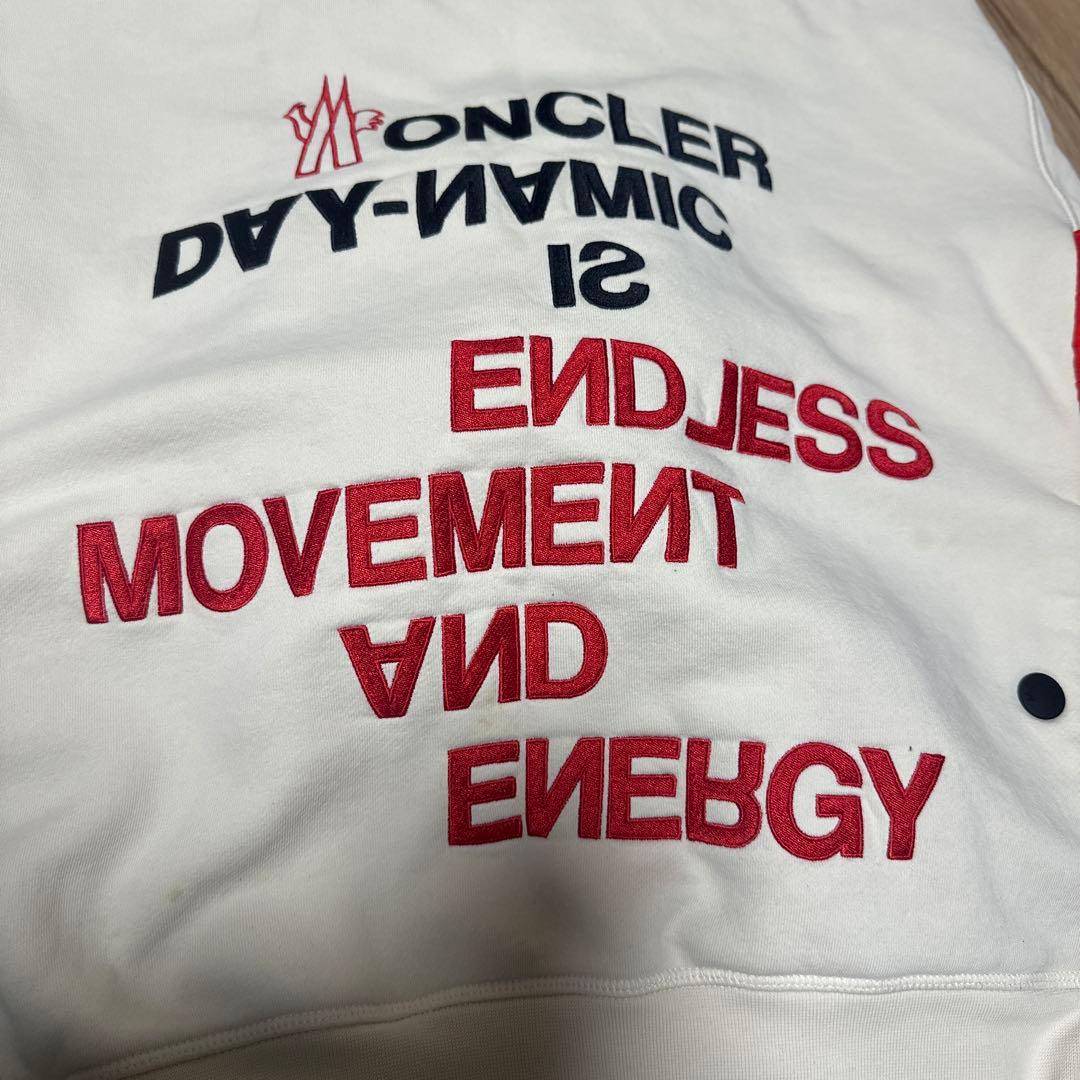 MONCLER パーカー クリーム色
