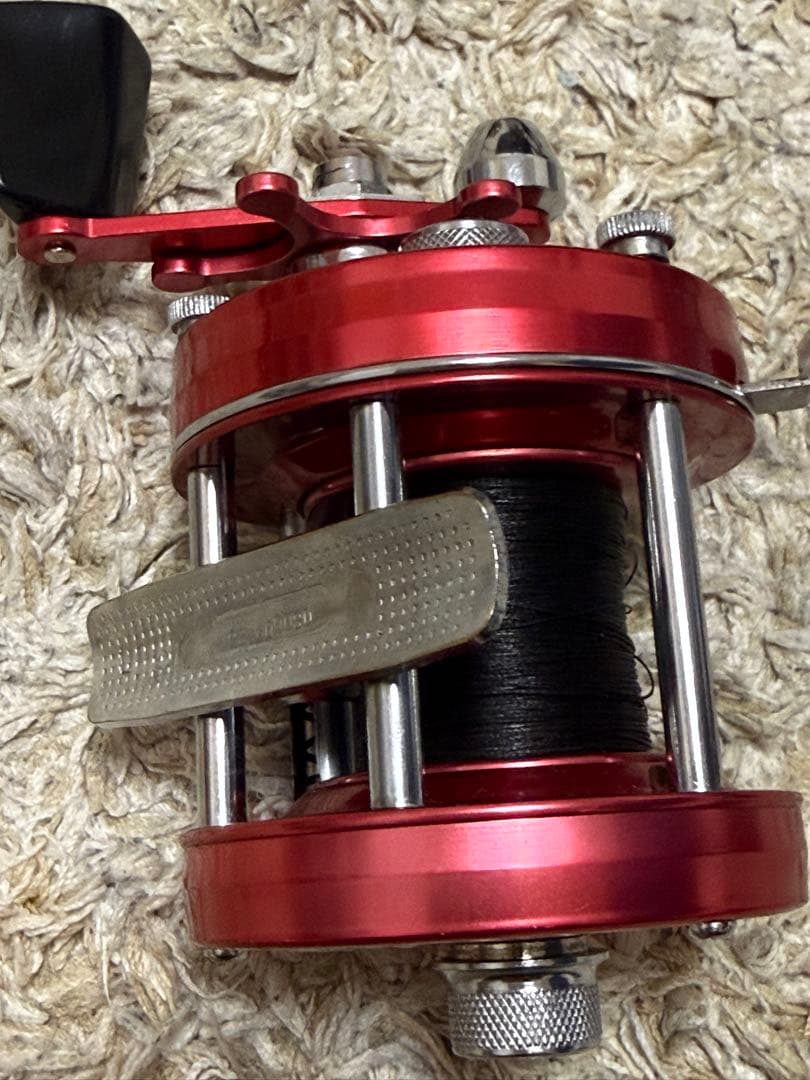 値下げ　アンバサダー　5501C BIG A レッド　アブガルシア Abu 左