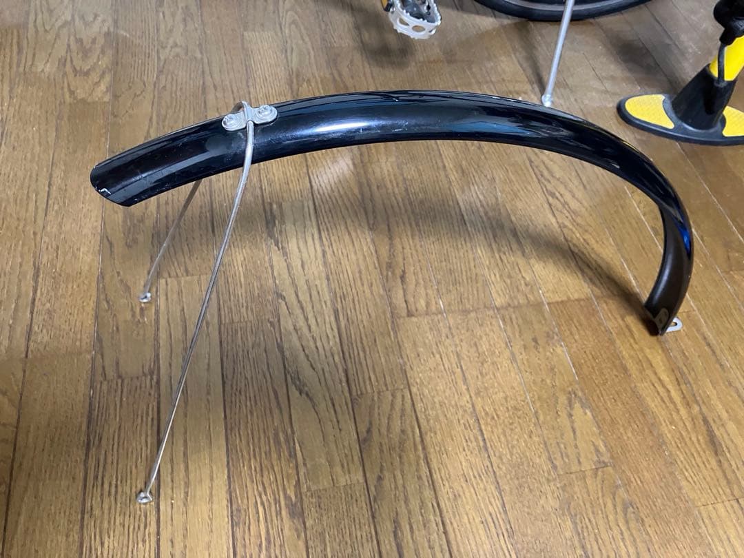 ジャイアント　エスケープR3（ヘルメット、ポンプ、ペットボトルケージ付き）