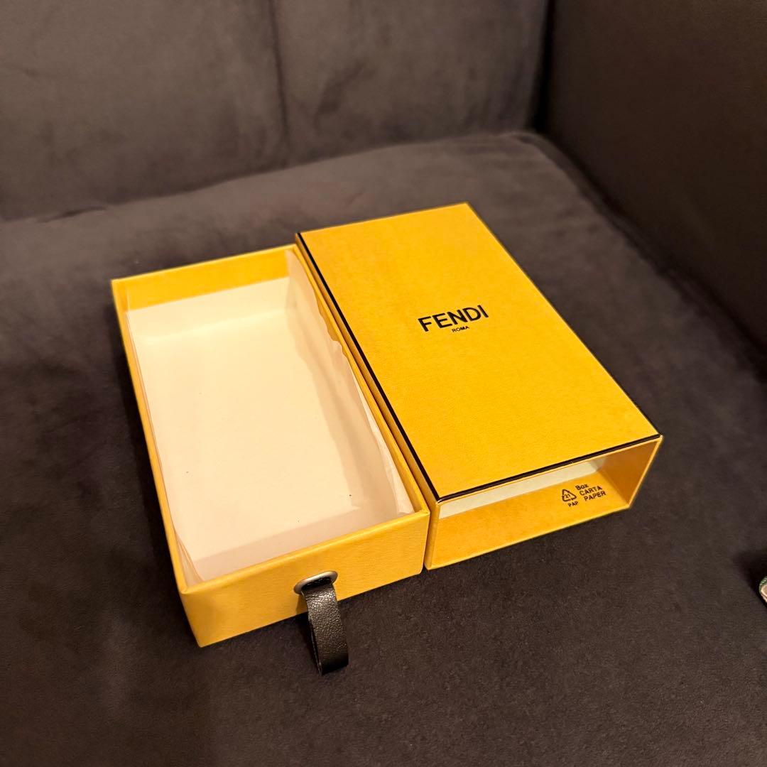 FENDI フェンディ ラッピー リバーシブル スキニースカーフ